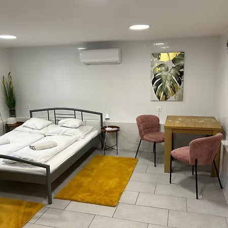 Level 2 Es Garden Oenallo Apartmanok, Sajat Fuerdoszoba